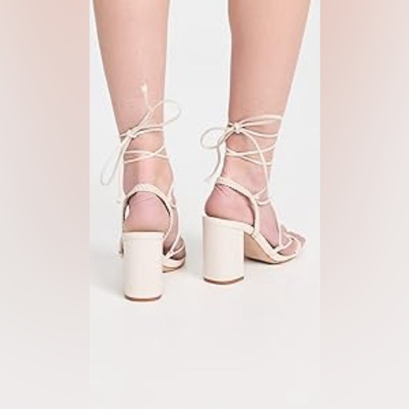 Maxima Block Heel in Pearl
SCHUTZ
Color: Pearl - Picture 2 of 9